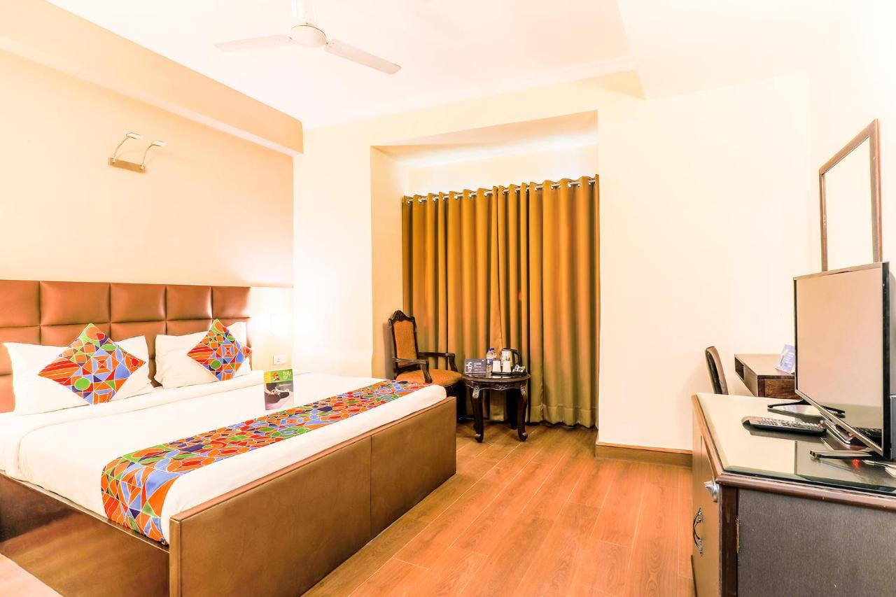 Fabhotel Conclave Boutique New Delhi Exterior photo