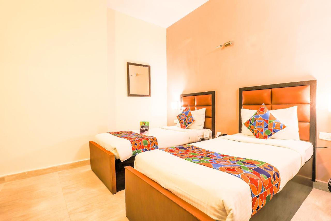 Fabhotel Conclave Boutique New Delhi Exterior photo