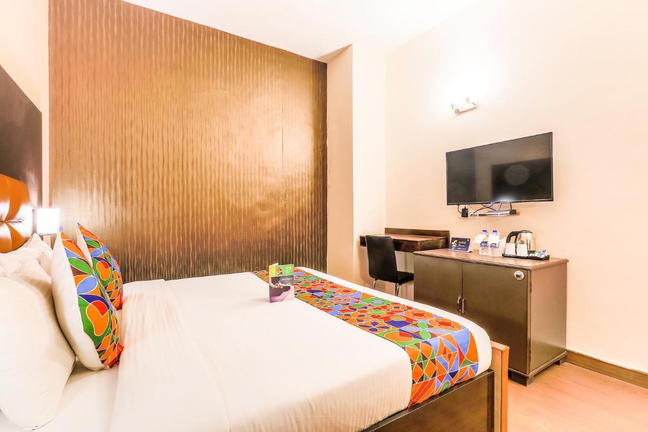 Fabhotel Conclave Boutique New Delhi Exterior photo