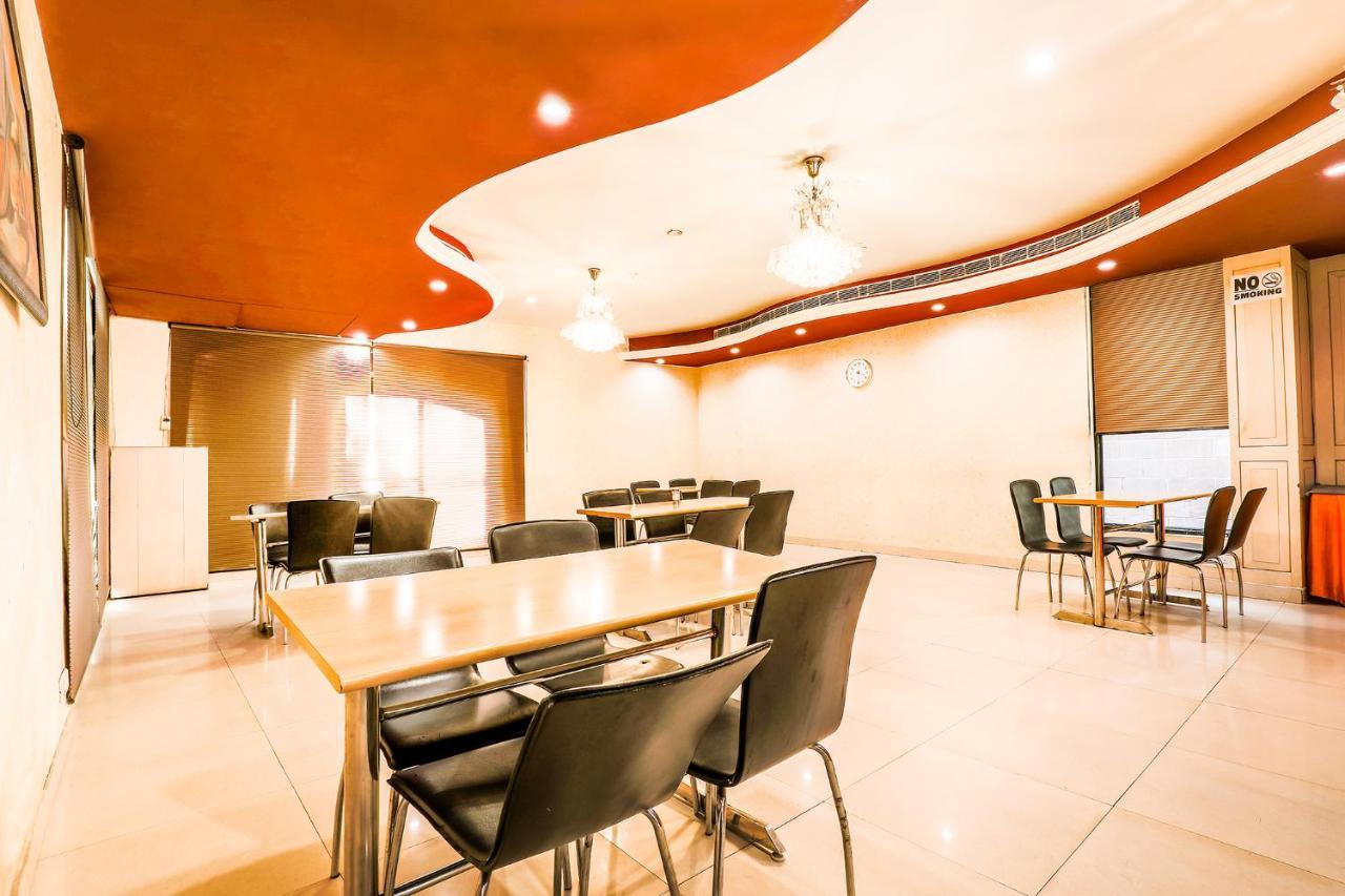 Fabhotel Conclave Boutique New Delhi Exterior photo